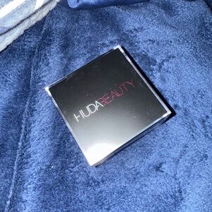NWT Huda Beauty Easy Bake Blurring Loose Baking & Setting Powder
